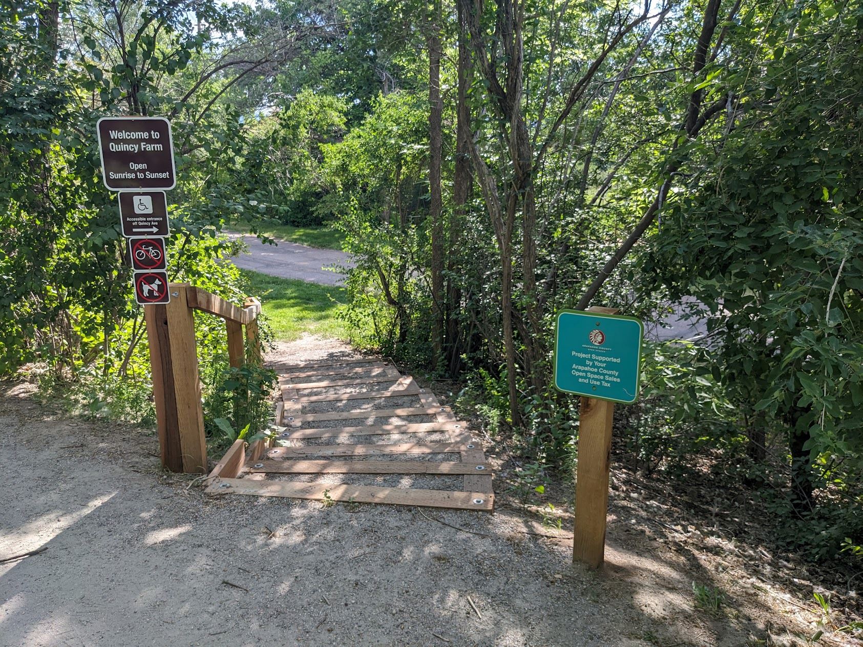 West side entrance from High Line Canal